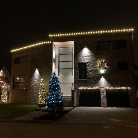 Christmas light installation in laval qc