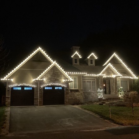 Christmas lights installation in st sauveur