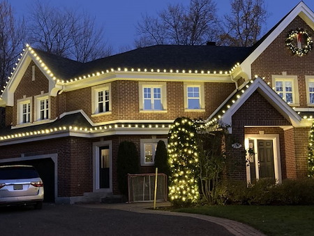 Why booking your christmas light installation in quebec during summer saves time and money